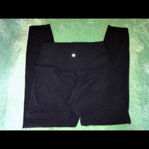 Lululemon crop leggings, size 6